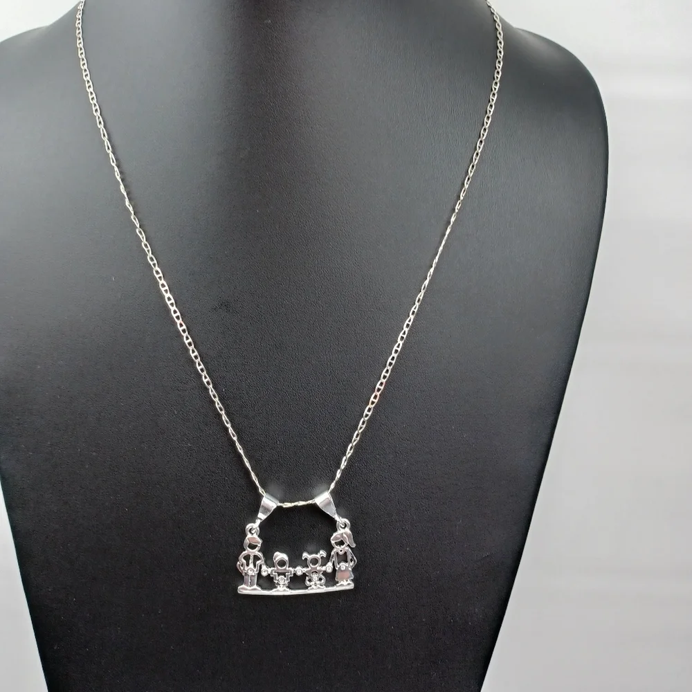 925 sterling silver Family‎ pendant necklace mom dad a boy and a girls